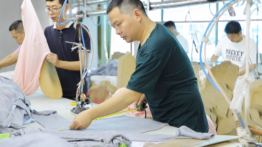 women’s knitwear sample evaluation