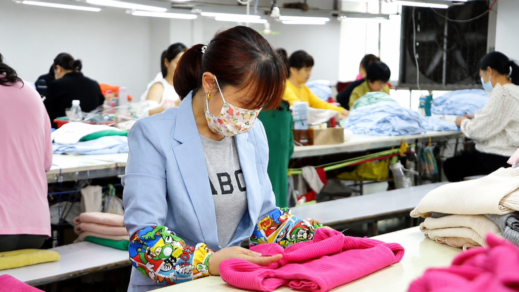 custom knitwear MOQ production process